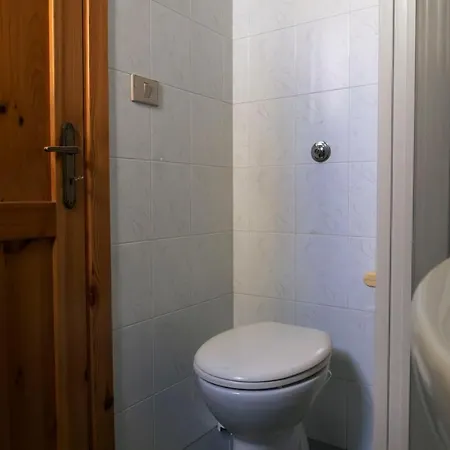 Semesterbostad Iris *